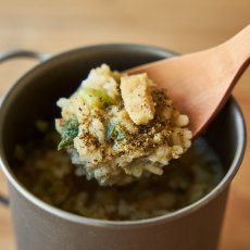 画像2: MOUNTAIN GOURMET LAB. マウンテングルメラボ 【アルミバッグ】山椒七味香る豚汁雑炊 (2)