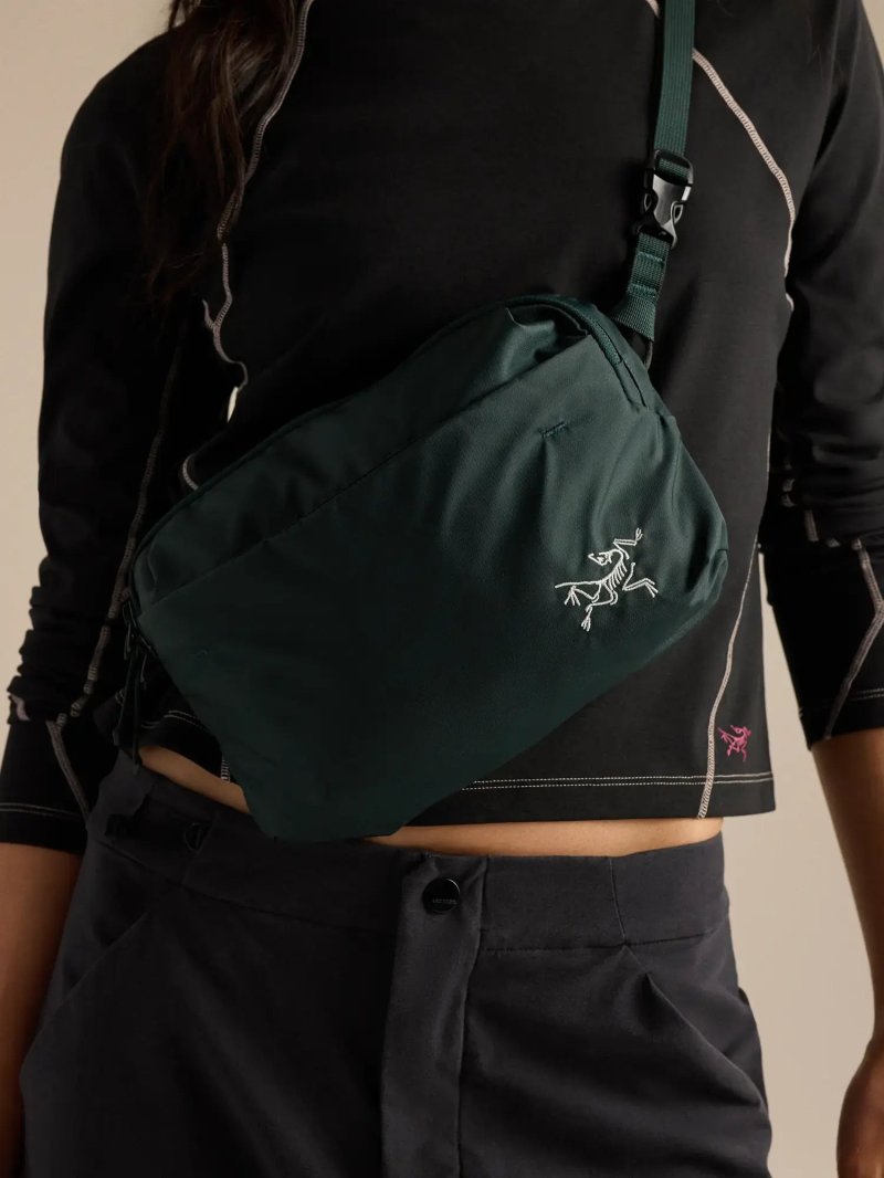 Arc'teryx アークテリクス ヒリアド クロスボディ バッグ (X000010359)
