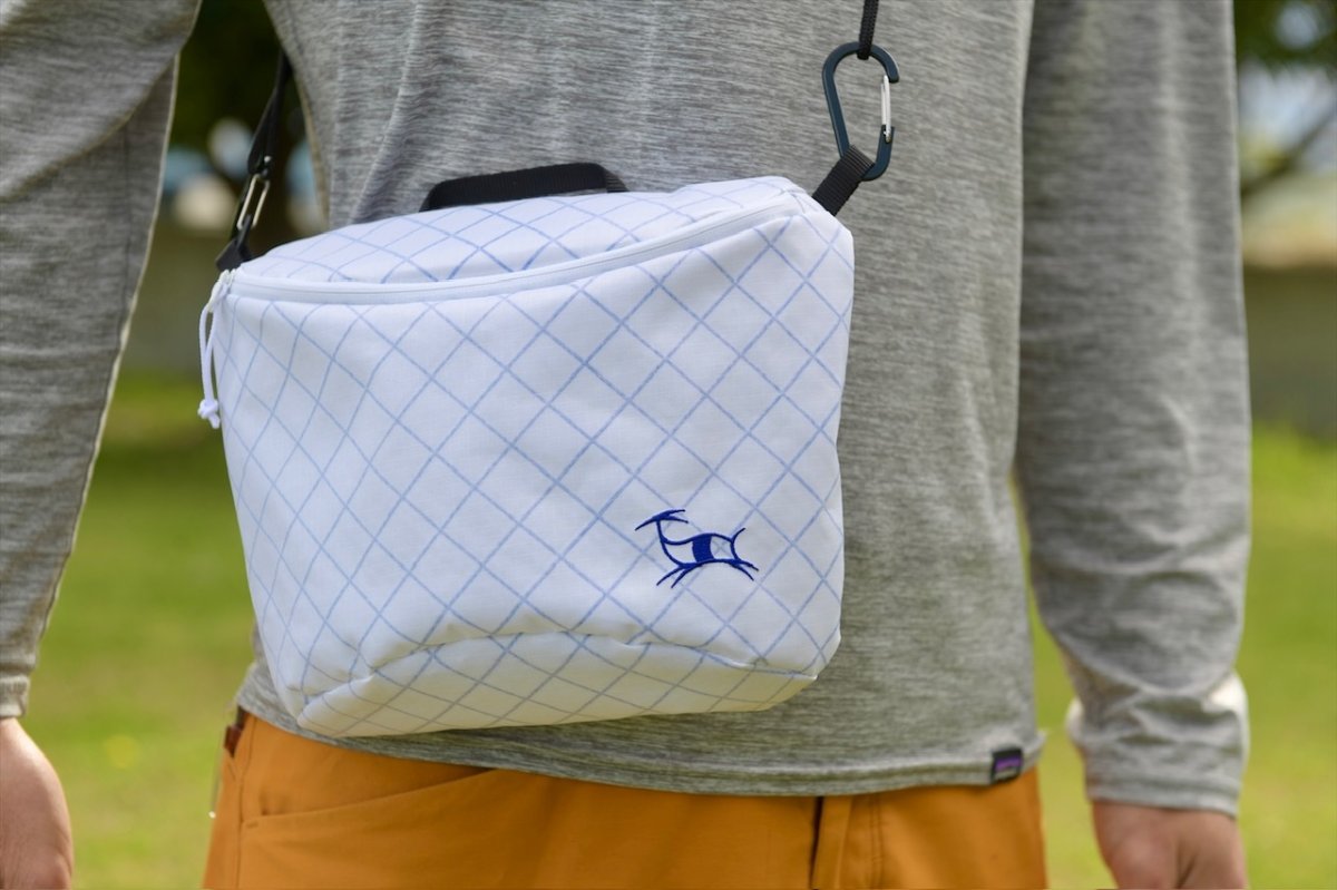 ホワイト/かもしか