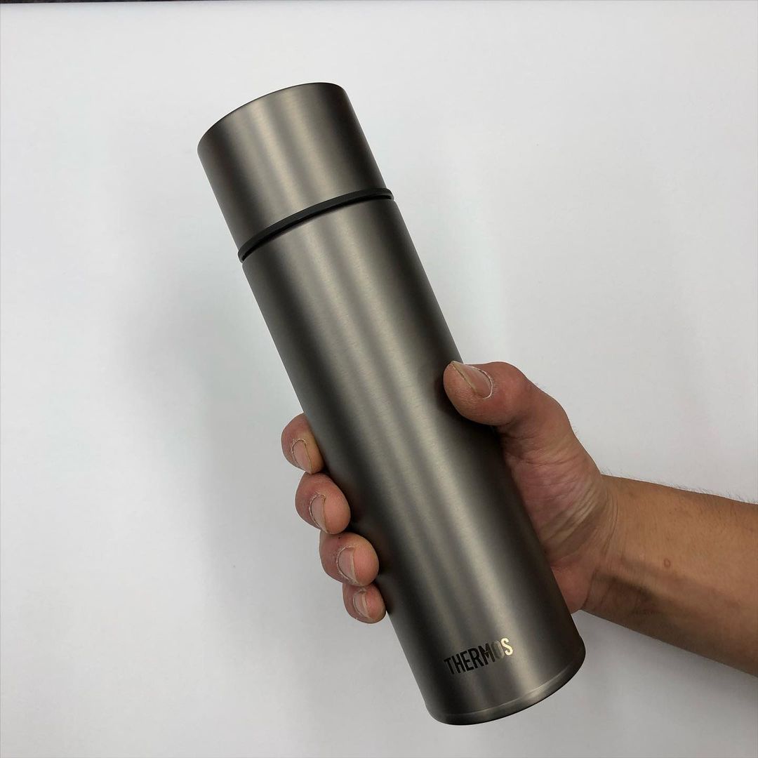 Thermos サーモス 真空断熱チタンボトル Fjn 500t 500ml 注文数制限有り カモシカオンラインショップ Thermos サーモス 真空断熱チタンボトル Fjn 500t 500ml 注文数制限有り カモシカオンラインショップ