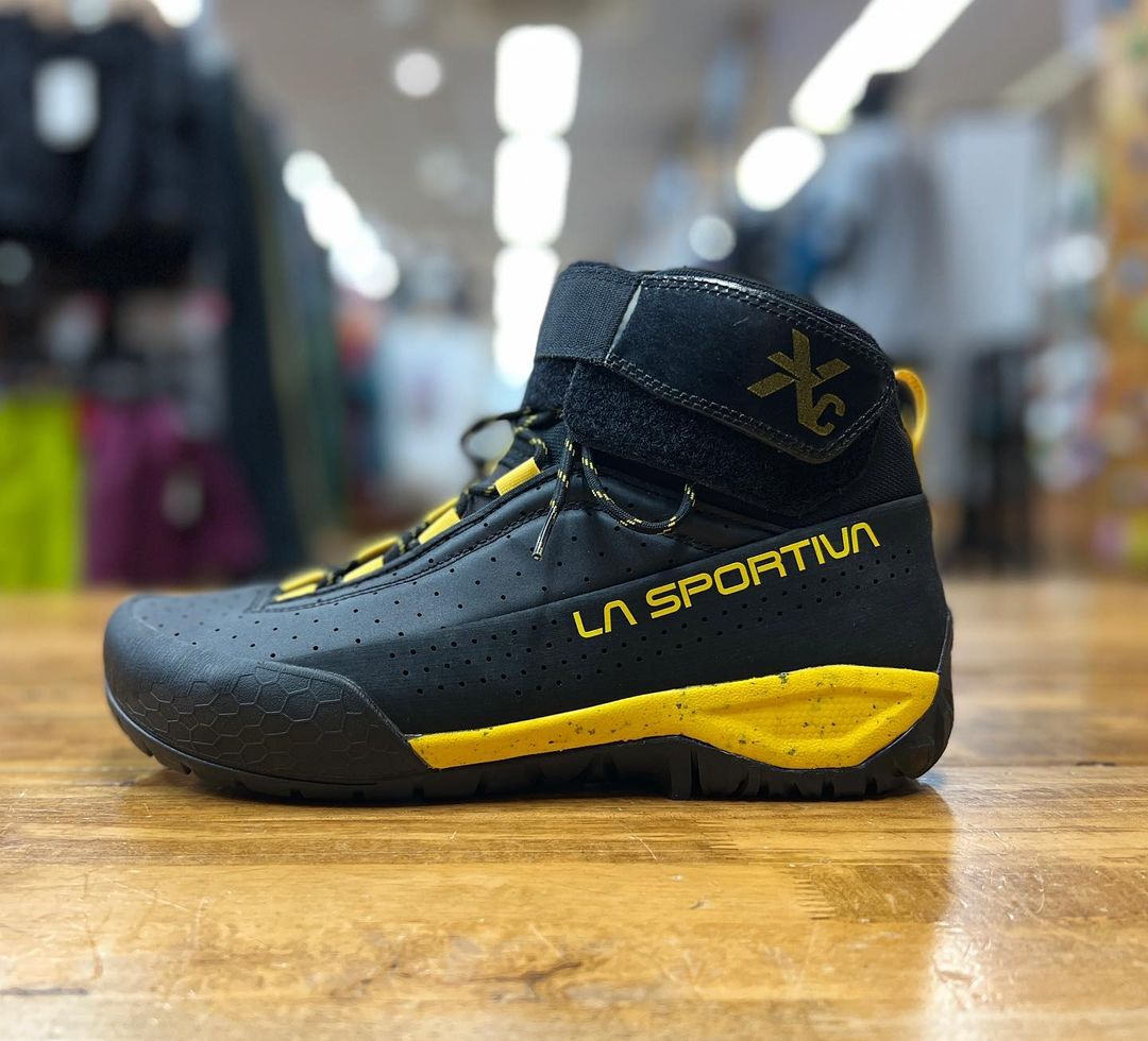 【値下げ】La Sportiva TX CANYON 8 1/2 26.5cm