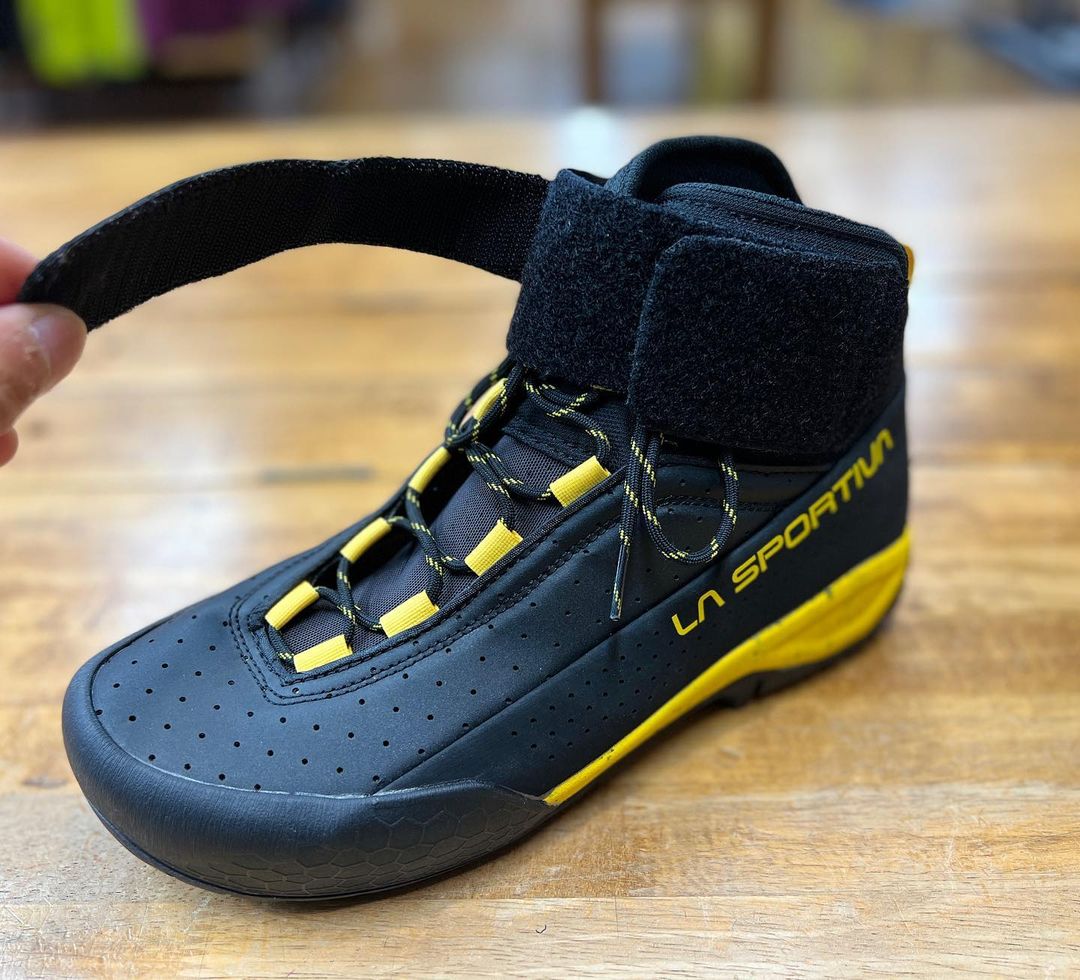 【値下げ】La Sportiva TX CANYON 8 1/2 26.5cm